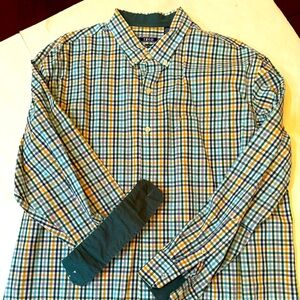 Izod mens XL plaid button down casual shirt.